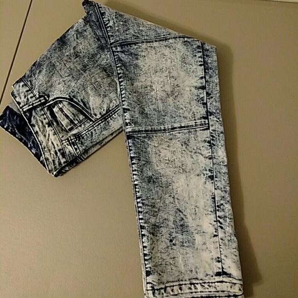 CAPRIS - Picture 4 of 4